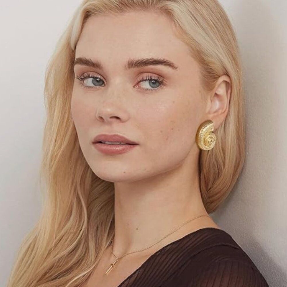 New! Zara Gold Seashell Earrings